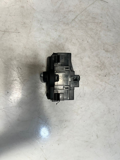 BMW 3-Series E88 E82 E90 E91 X1 E84 HALOGEN Headlight CONTROL Switch 9169406 OEM