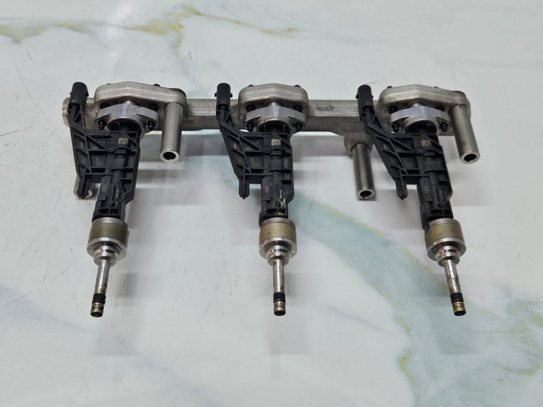 BMW Petrol Engine B46 B48 Fuel Injector Petrol High Pressure Rail 8656548 OEM 