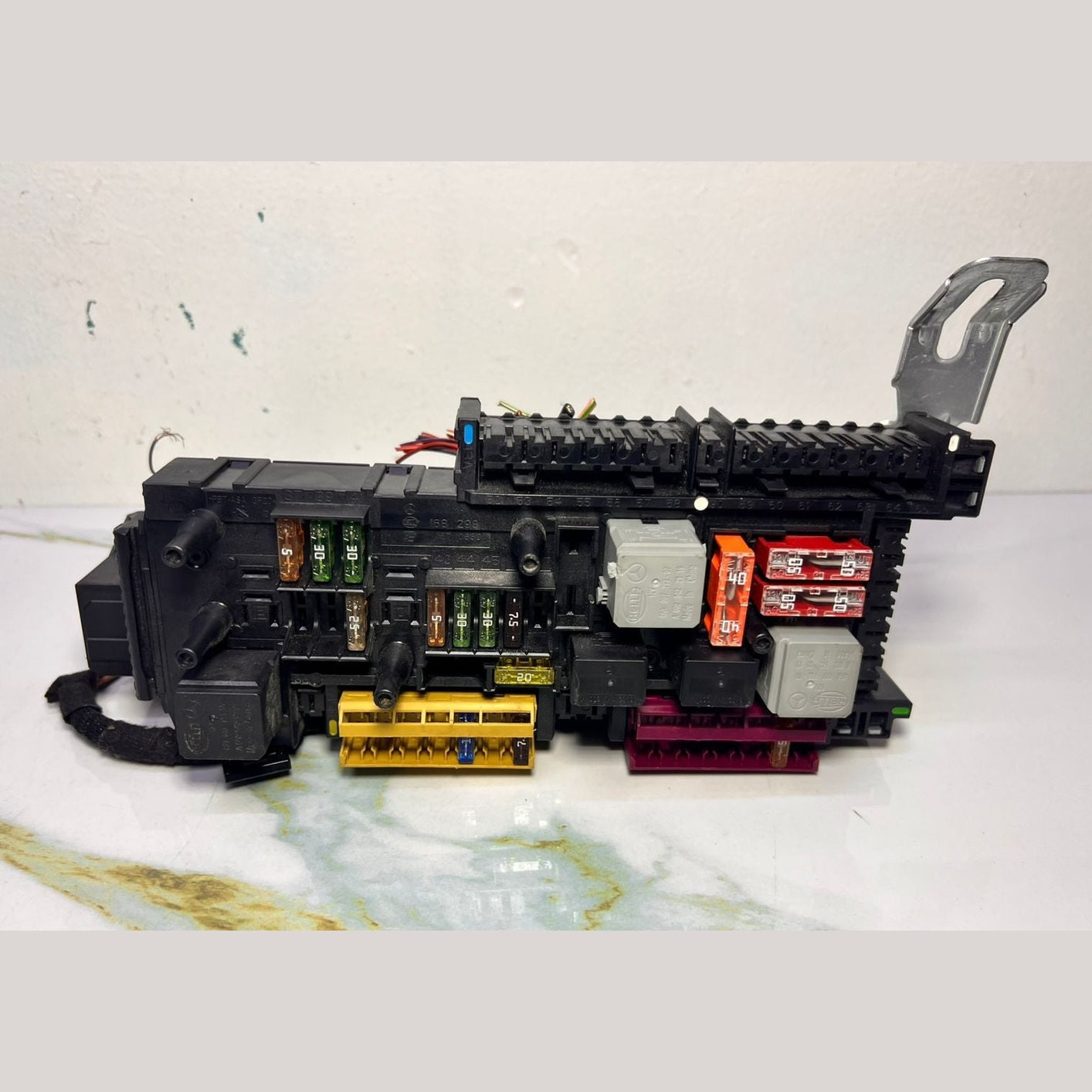 2012-2014 Mercedes-Benz C300 Rear Relay Fuse Box Sam Module 204 906 0105 W204 C2