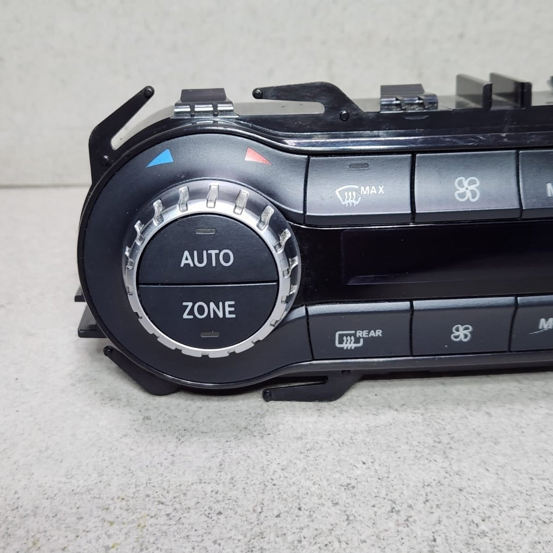 2014 Mercedes-Benz GLA250 Climate Control Panel A2469002408