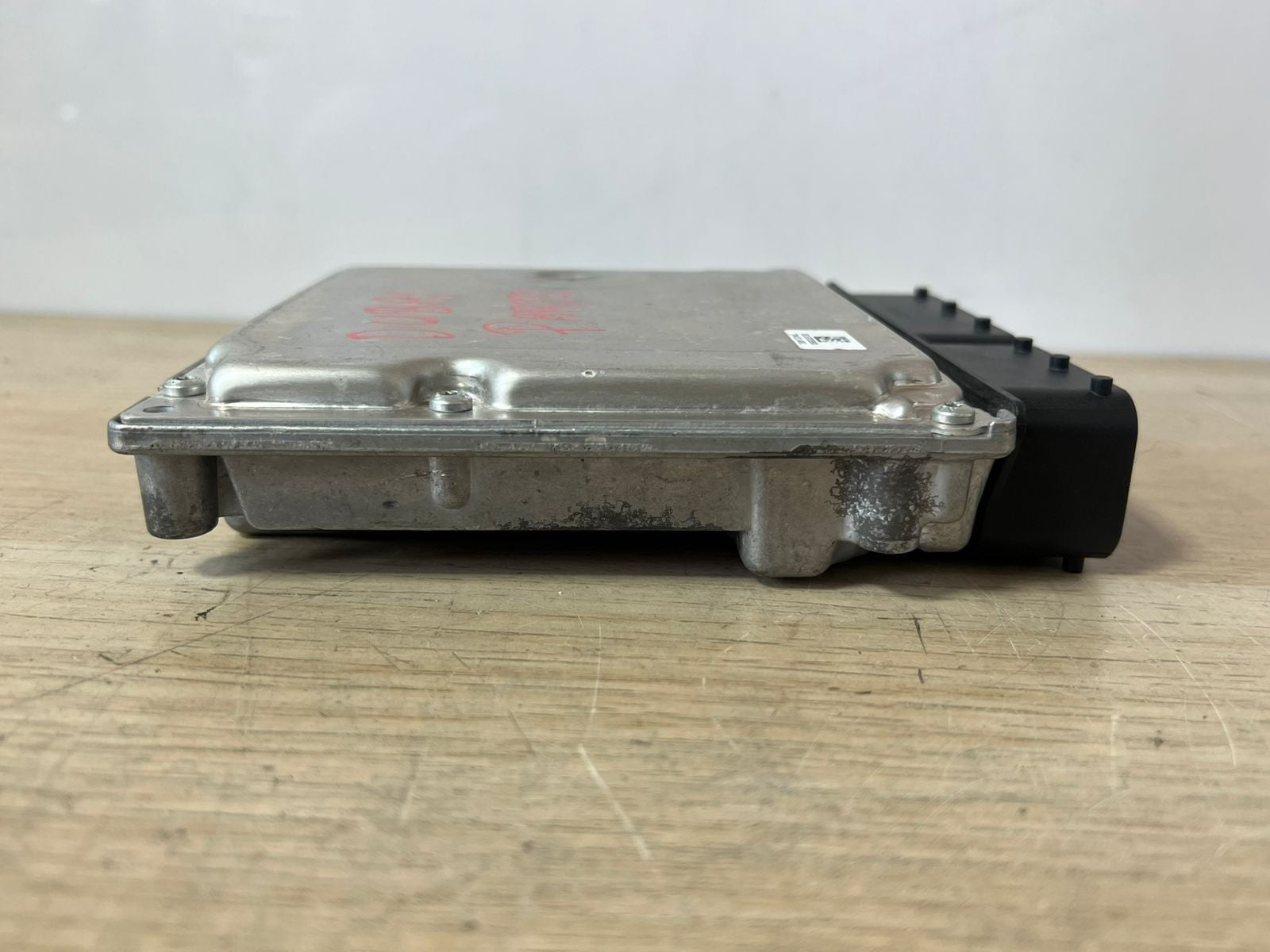 2010 BMW 118D E81 E87 E88 N47D20 Motor Control Module ECM 0281016925 8510592