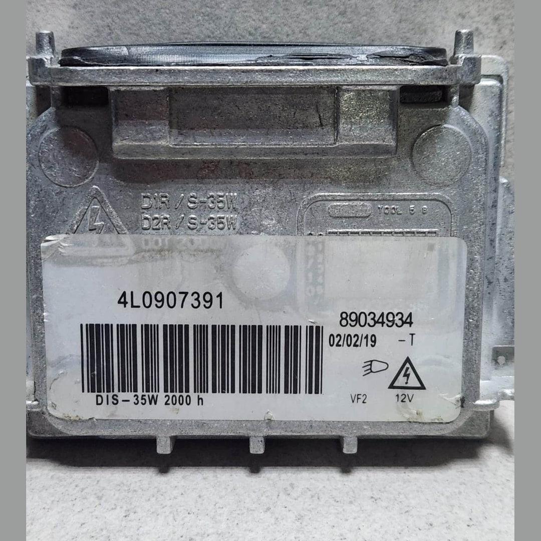 BMW E87 Xenon Headlight Ballast Control Unit 8903493 E81 E82 E87