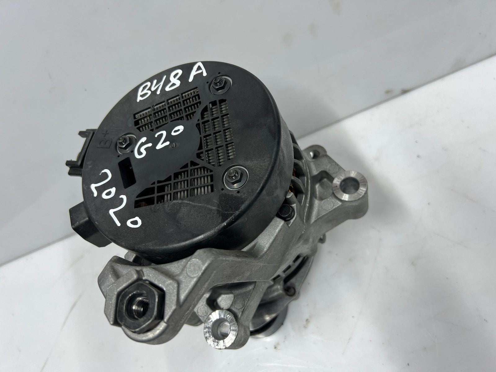 BMW Alternator 8654280