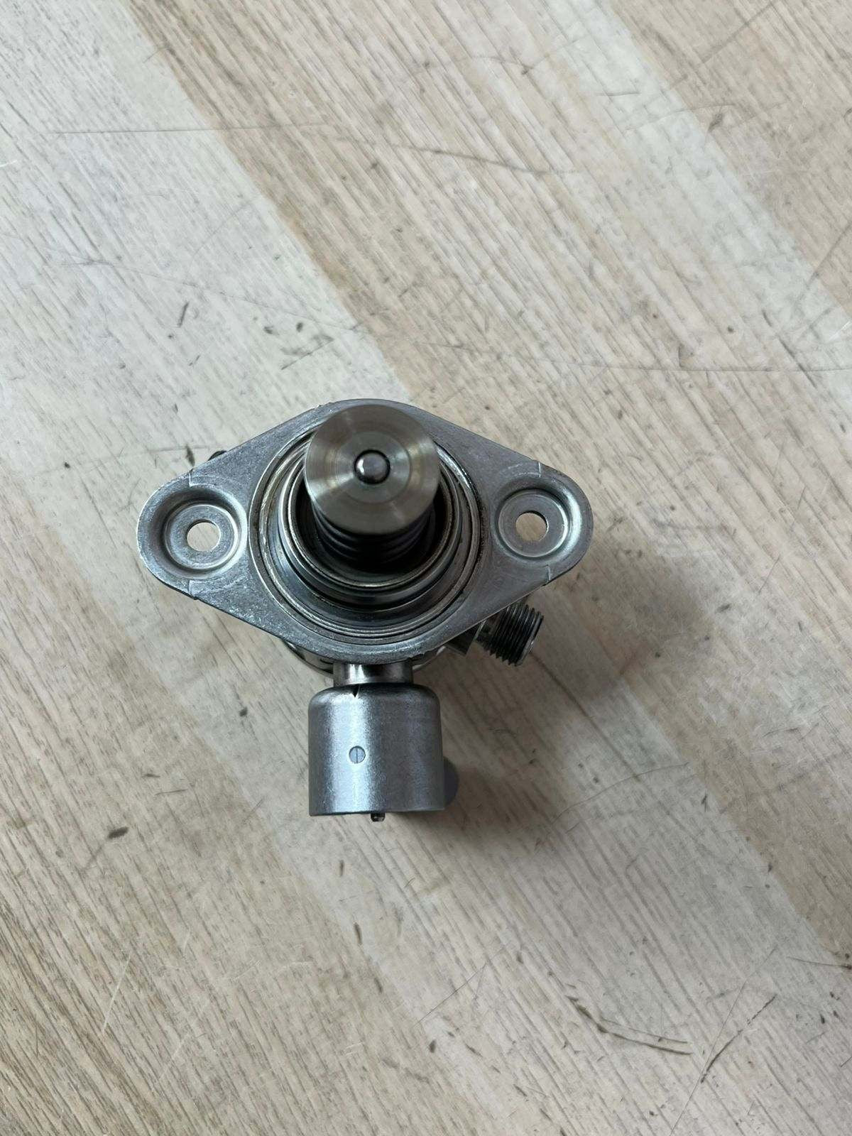 2010-2013 BMW High Pressure Fuel Pump 7610761 135i, 335i, 535i, 640i, X3, X4 N55