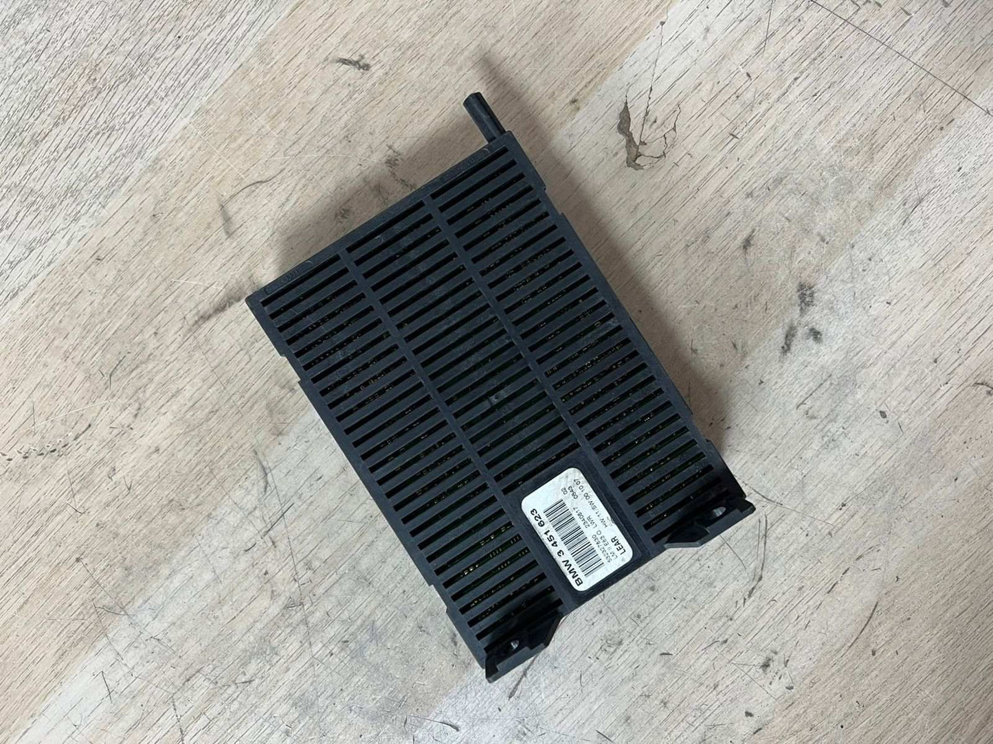 BMW OEM LM II E83 O. LWR Footwell Lights Headlamps Control (Body Module) 3451623