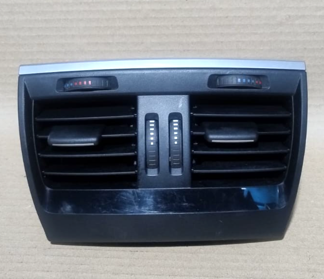 BMW F15 X5  REAR SEAT CENTER CONSOLE AC VENT TRIM HEATER 9252013