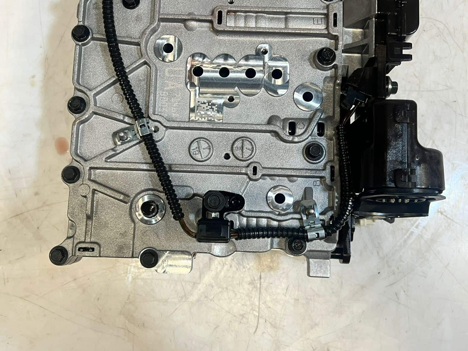 2004-10 BMW 325i E81 E90 E91 E84 E83 Automatic Transmission Valve Body 24242994