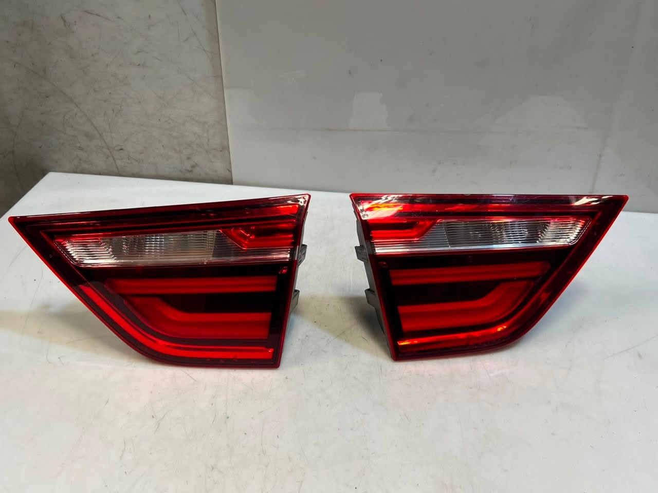 2015-2018 BMW X4 X3 F26 Right Tailgate Tail Light 7331284 7331283 OEM