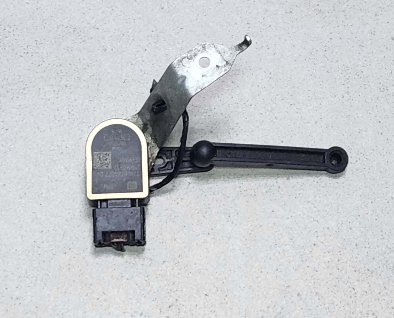 2011-2016 BMW 528i Height Level Sensor 6784072 K1600GT K1600GTL and 1 Series F20