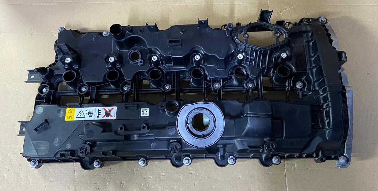OEM BMW Cylinder Head Cover For B58B30P 2023 TO 2025 7952876 Geniune
