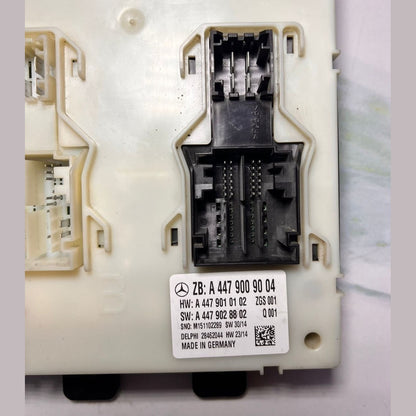 Mercedes-Benz W447 Vito Display Control Module Unit A 447 9009004