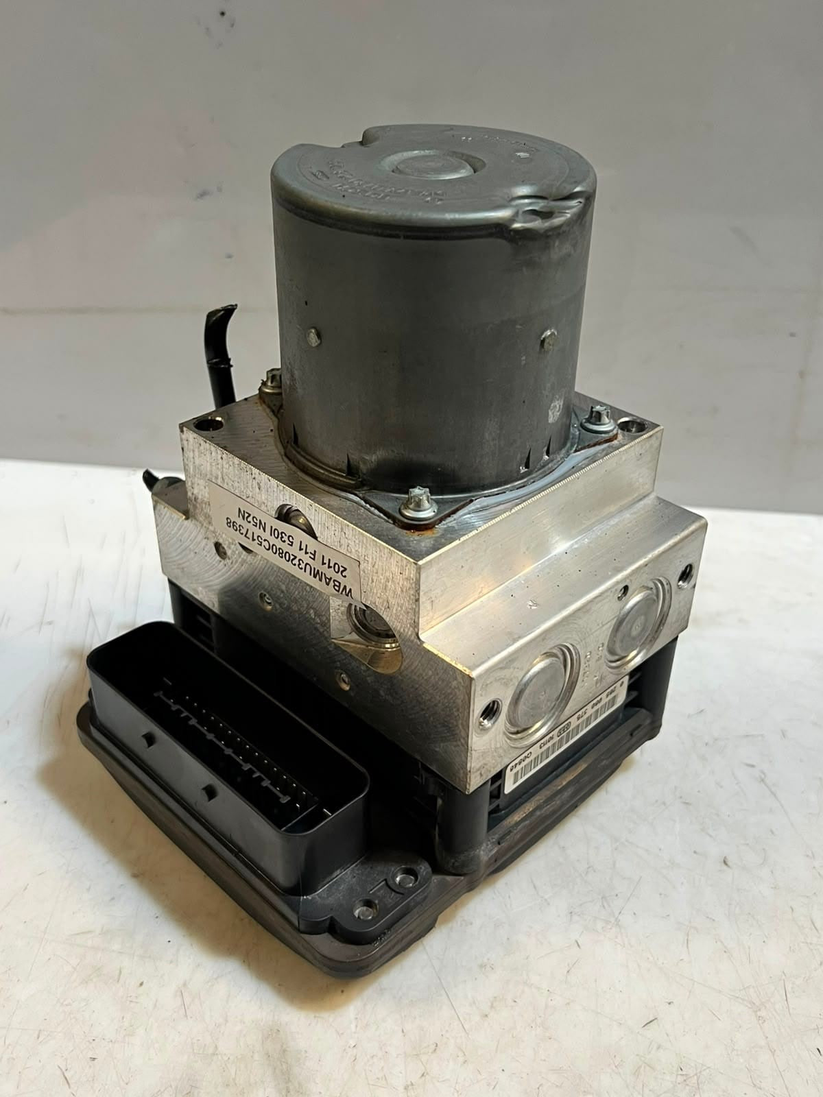 2011-2012 BMW 5-Series F07, F10, and F11 528i ABS Control Module 6799515 OEM