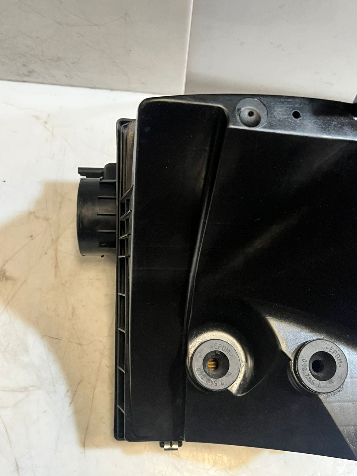 2008 BMW X3 E83 3.0L  Air INTAKE Filter Housing BOX 3415441 OEM