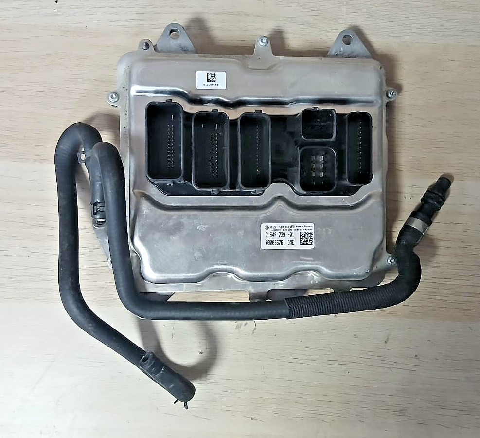 BMW F01 F02 Engine Control Unit ECU DME Bosch 7540738 0261S10440