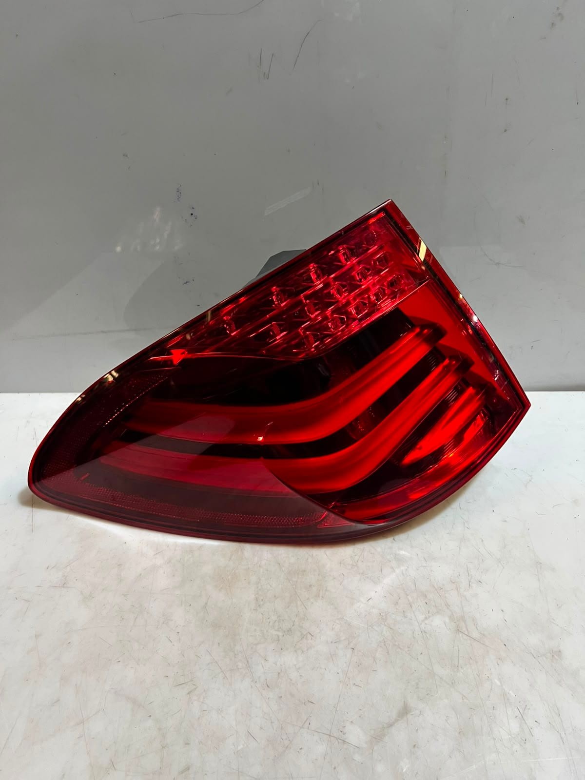 2010-2016 BMW 5' 550i GT F07 Rear Left Tail Light BACK LIGHT 89089345 OEM 