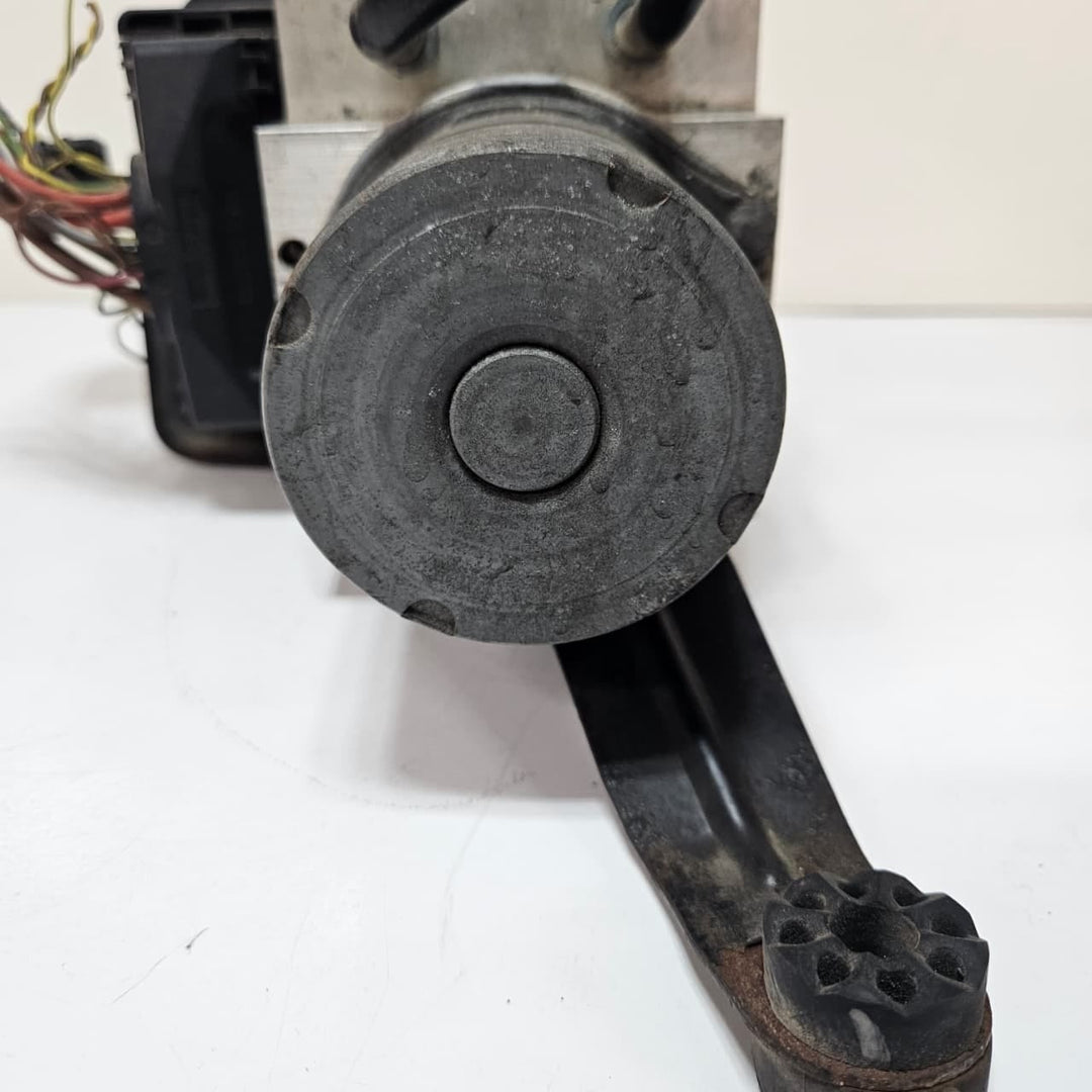 2014-2015 BMW X5 F15 and X6 F16 ABS Pump Control Module 6864790 USED