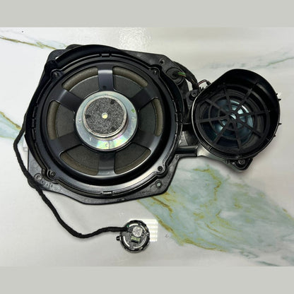 07-13 Mercedes-Benz W221 Front Door Right Bottom Speaker Logic7 A221 8205902 OEM