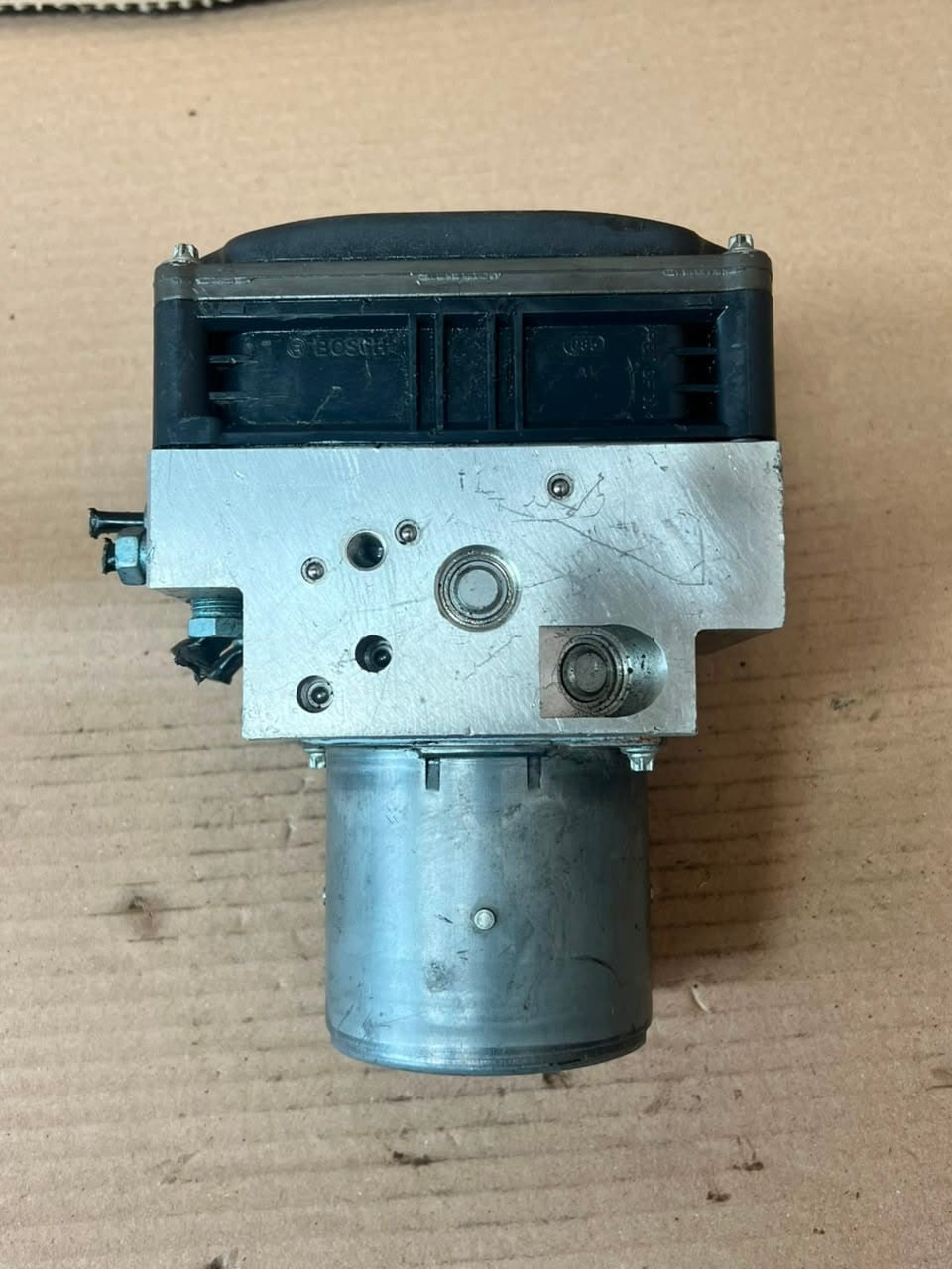 2010-2016 BMW 5 Series F10 and F11 535i ABS Hydraulic Unit / Pump 6858406 OEM