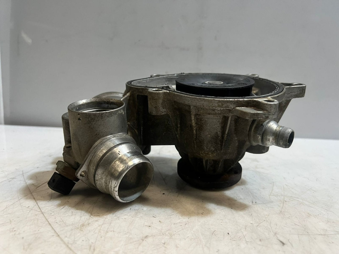 2006-2010 BMW X5 4.8L 5 Series E60 E61 550i E63 E65 Water Pump 7531859 OEM