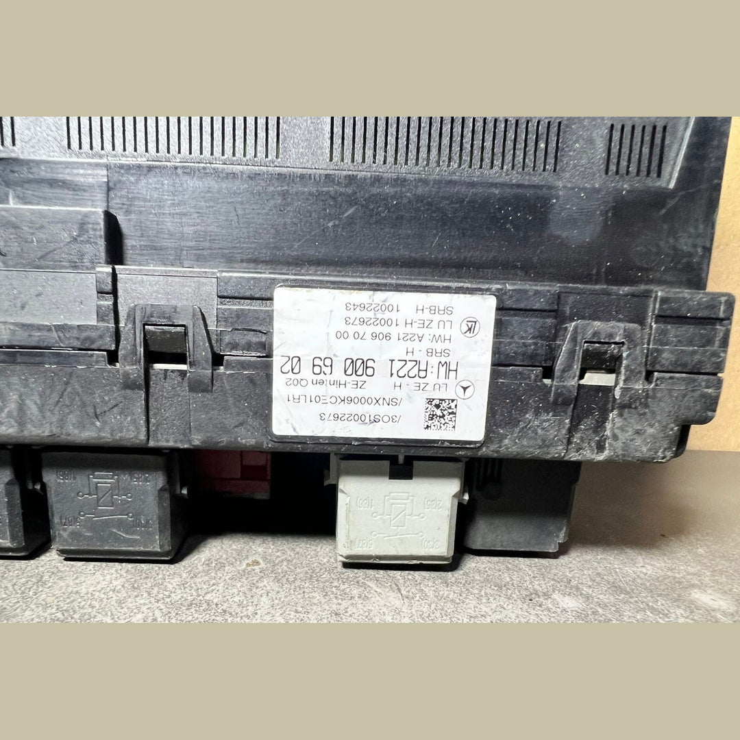 Mercedes Benz W221 Rear Sam Fuse Box Relay Control A221 9006902  A221 9003602