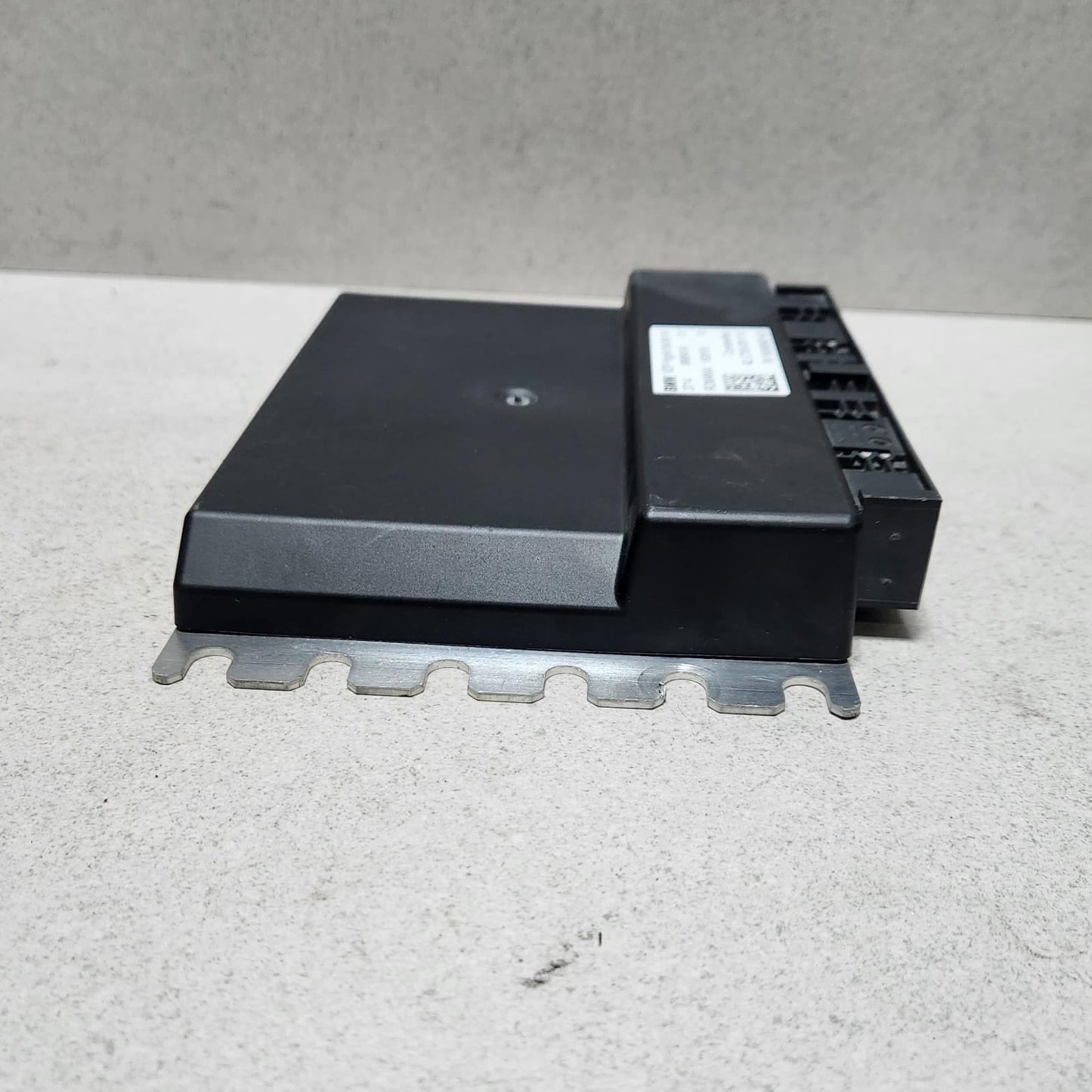 2020 BMW 740i Air Suspension Control Unit 6898966 7 Series G11 G12 and 6 Series 