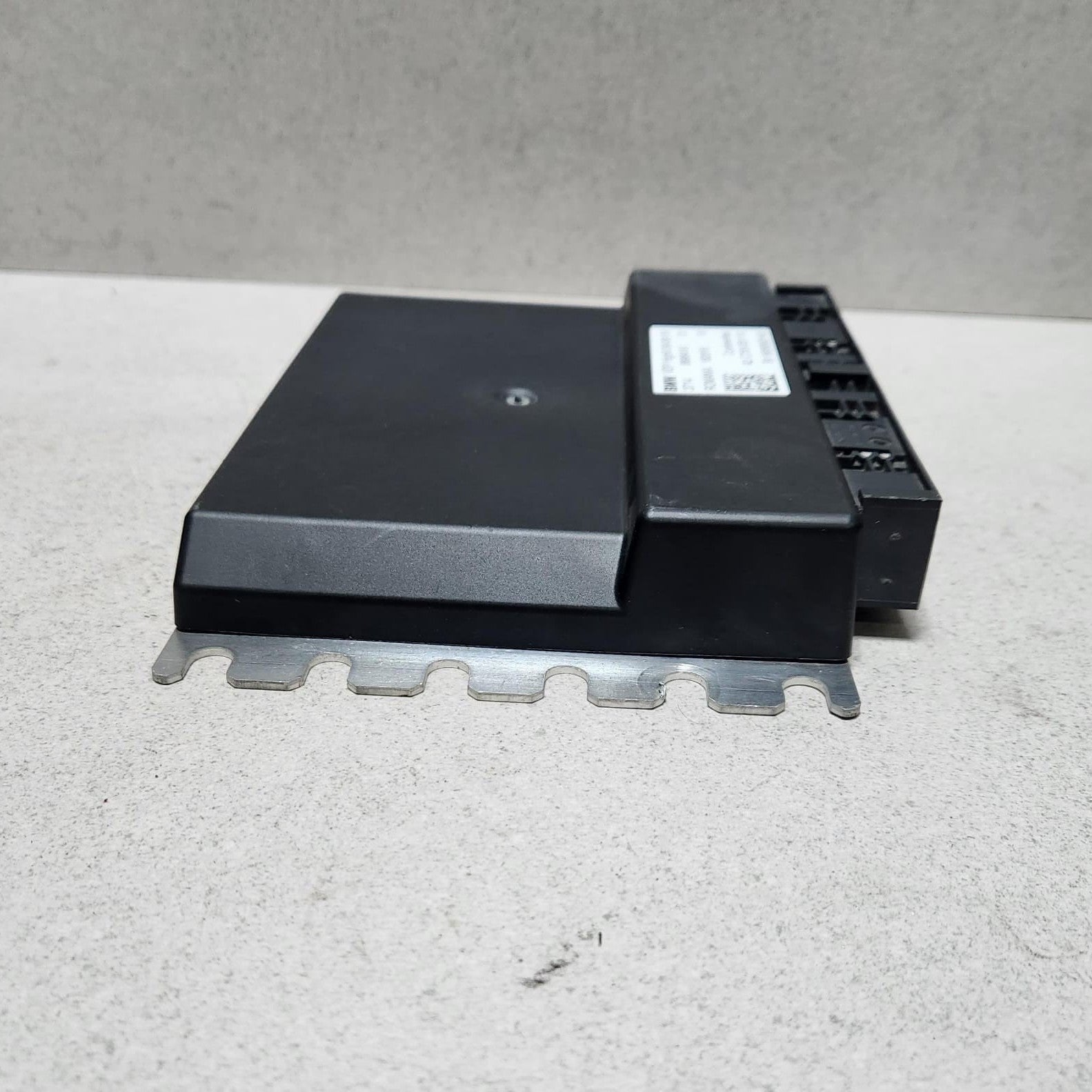 2020 BMW 740i Air Suspension Control Unit 6898966 7 Series G11 G12 and 6 Series 