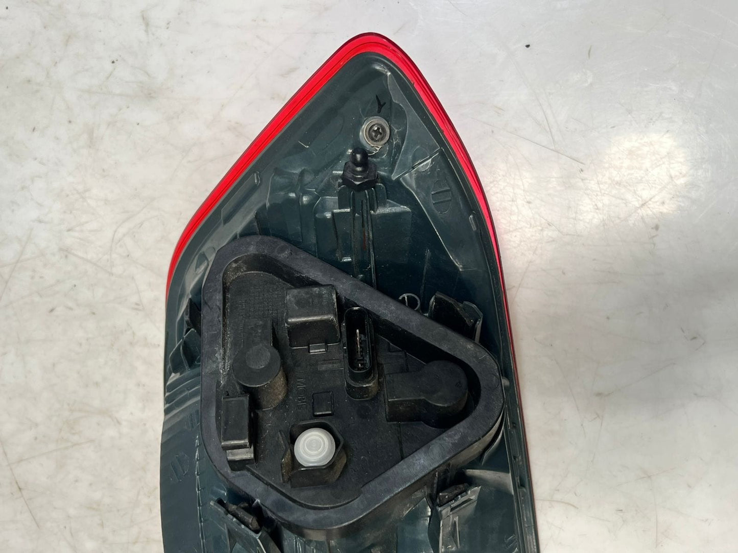 2012-2016 BMW 328i 3 Series F30 F35 F80 Right Outer Rear Tail Light 7372786 OEM