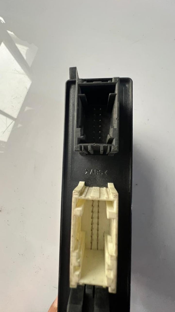 2001-2003 BMW 525i Door Mirror Control Module 6904249 E39 525i 528i 530i E38