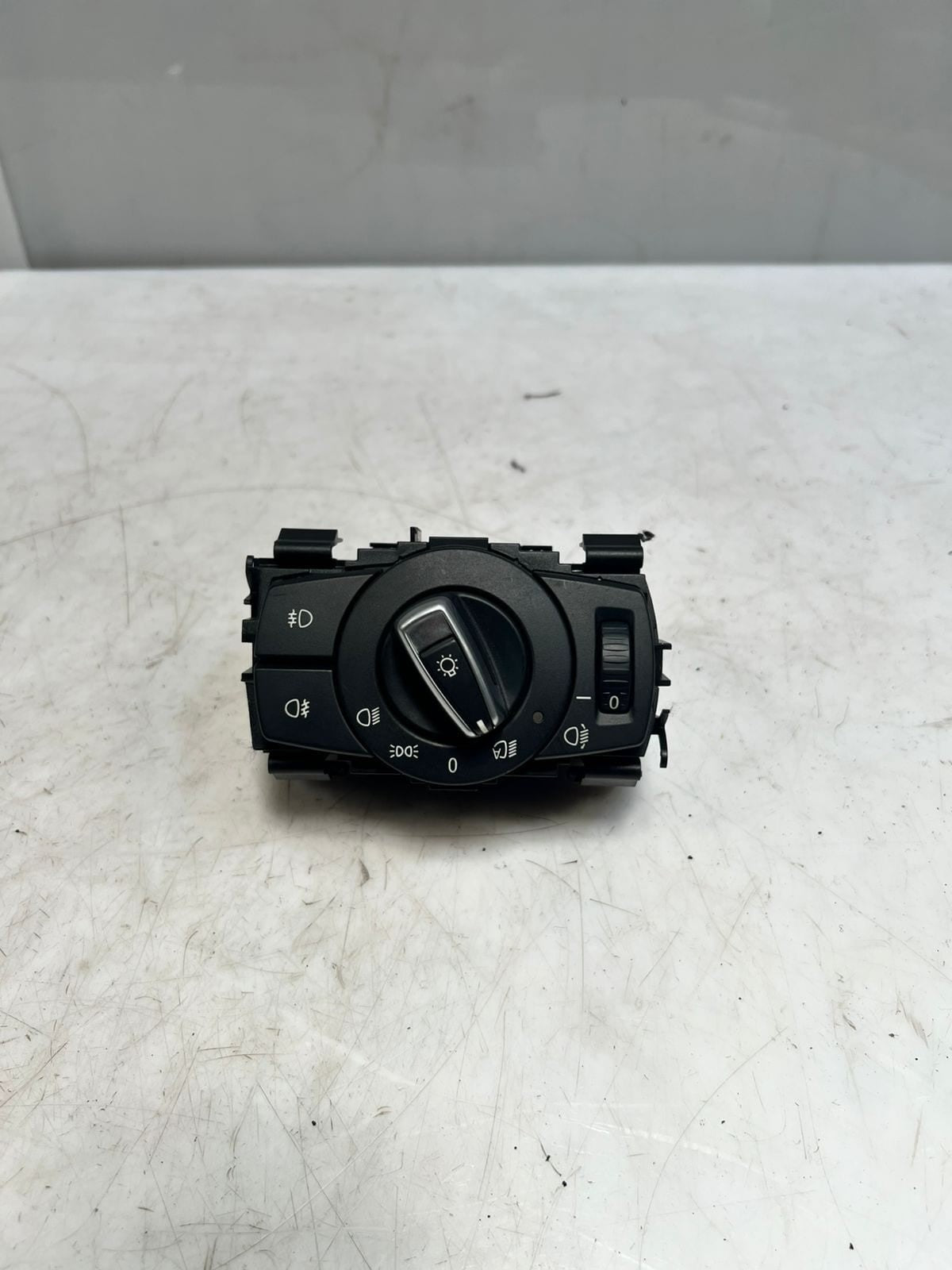 BMW 3-Series E88 E82 E90 E91 X1 E84 HALOGEN Headlight CONTROL Switch 9169406 OEM