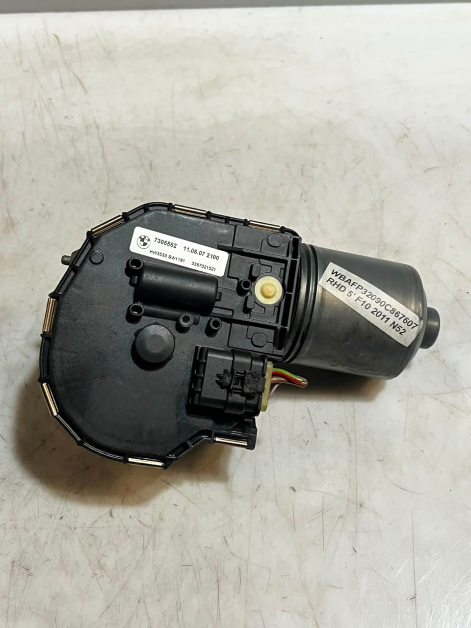 2011-2016 BMW 5 Series F10 F11 Front Wiper Motor and Linkage 7305562 OEM