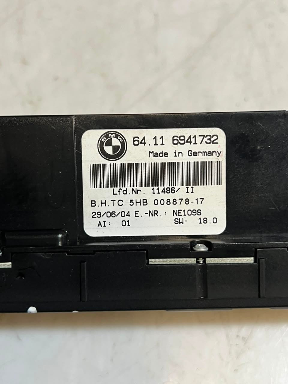 2001-2006 BMW 325i  E46 3 Series 325i, 328i, 330I Climate Control Unit 6941732