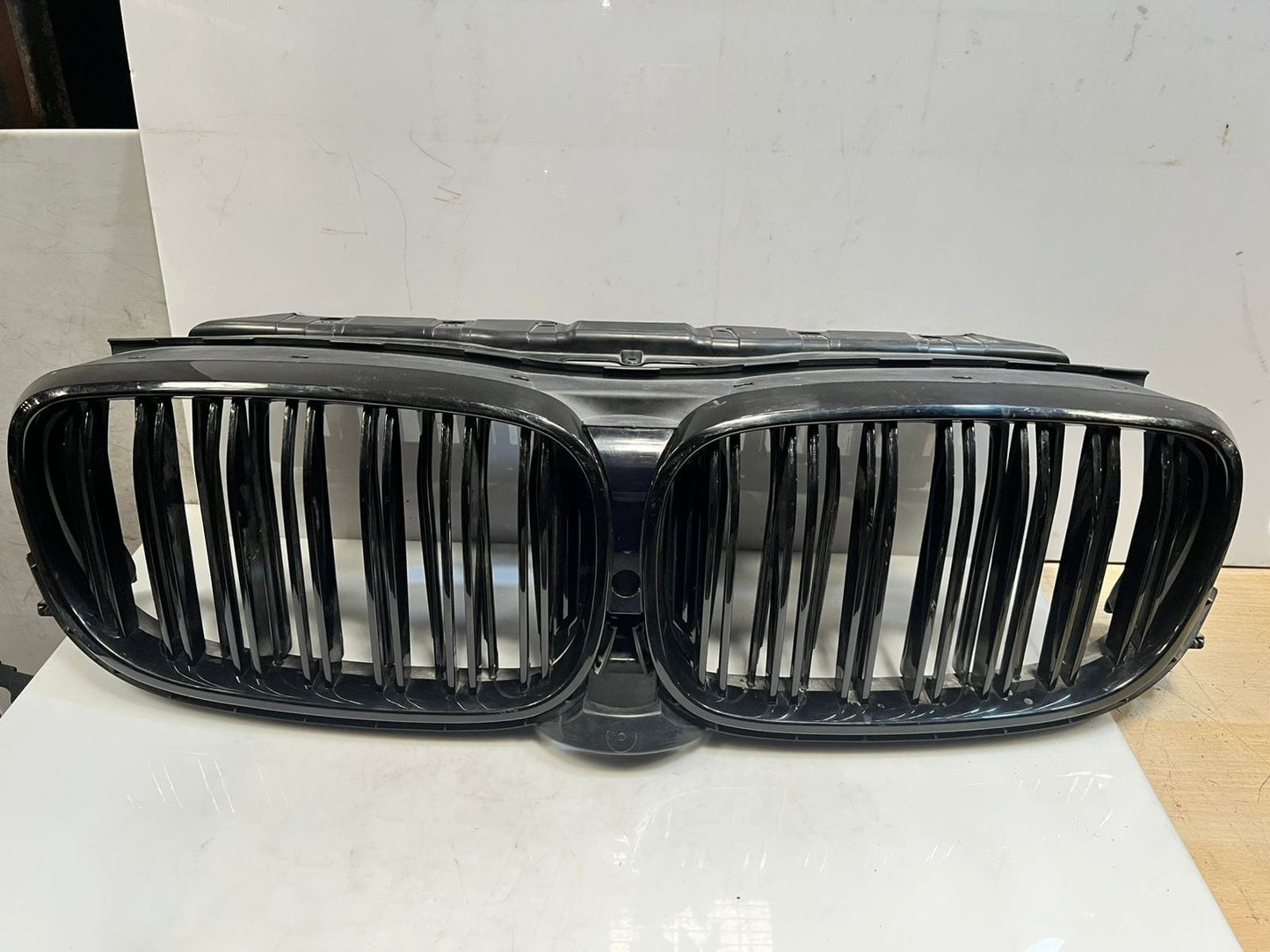 2019-2022 BMW 330i 3 5 7 Series G20 G30 G11 G12 Air Shutter Grille 187156 OEM