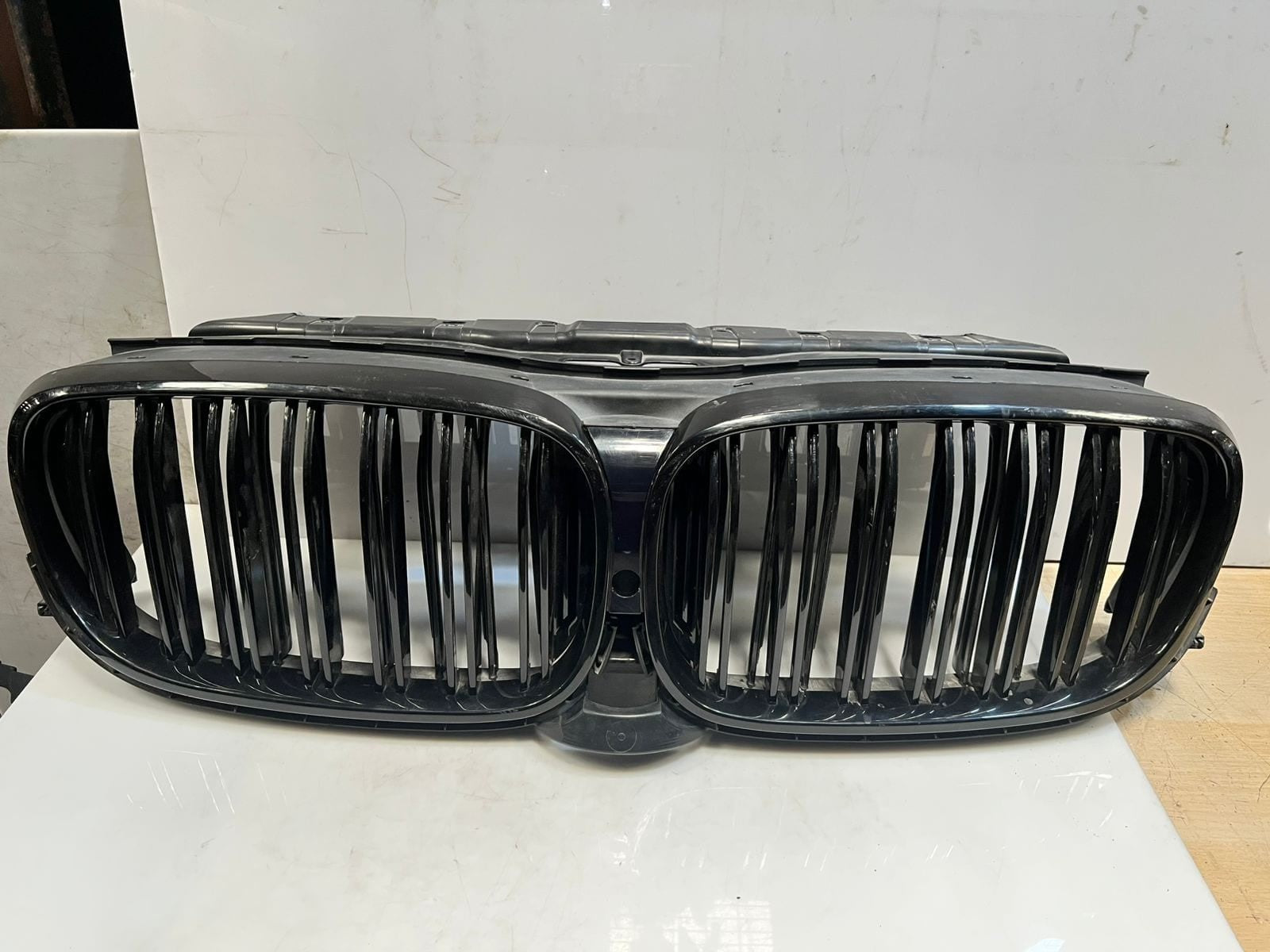 2019-2022 BMW 330i 3 5 7 Series G20 G30 G11 G12 Air Shutter Grille 187156 OEM