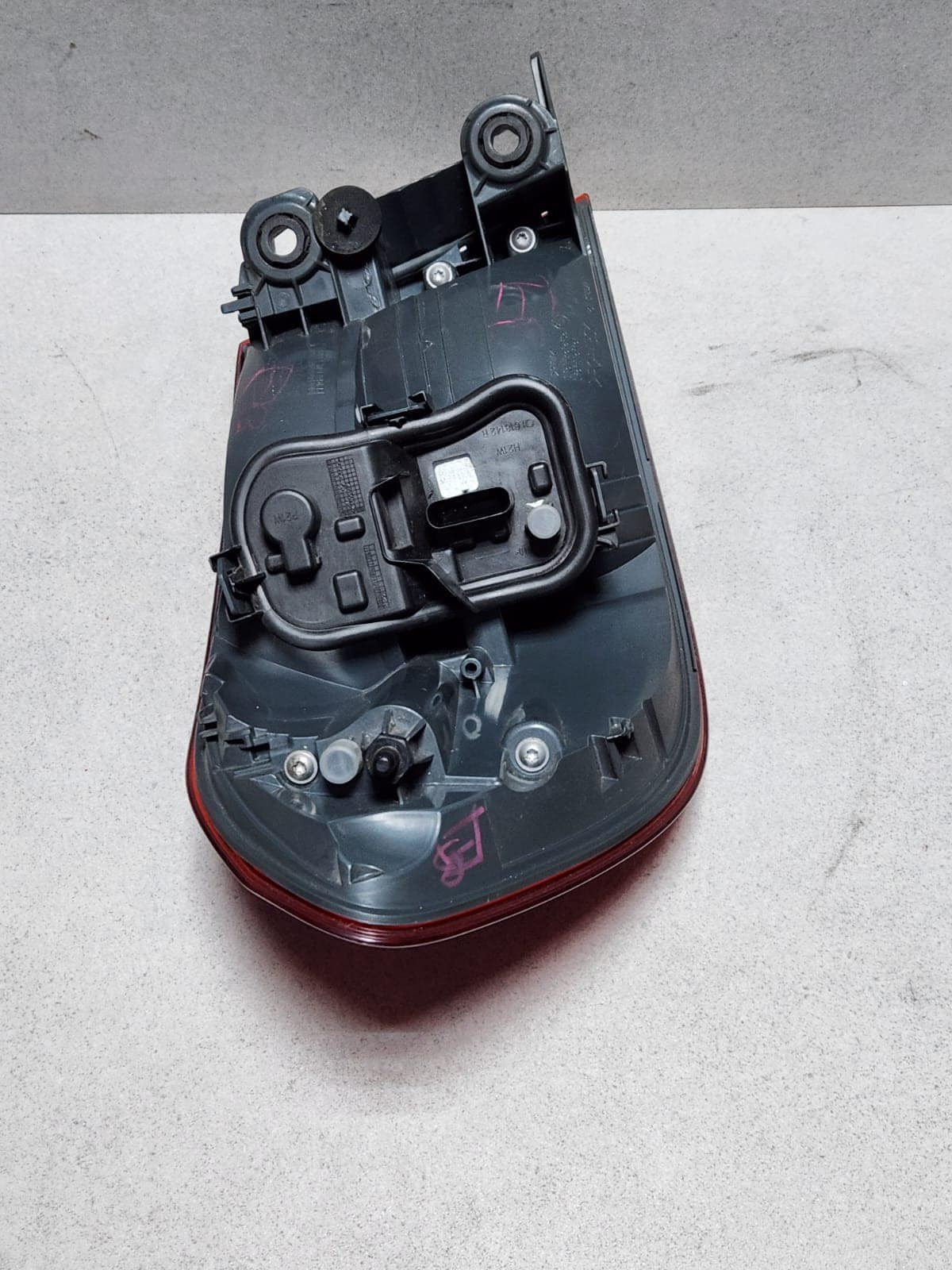 BMW Outer Tail Light 7296098 F32 F33 F36 F82 F83 and M4