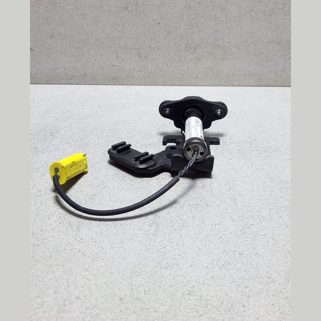 2013-2018 BMW X5 F15 and X6 F16 RIGHT SIDE Hood Hinge Actuator 7326020 OEM