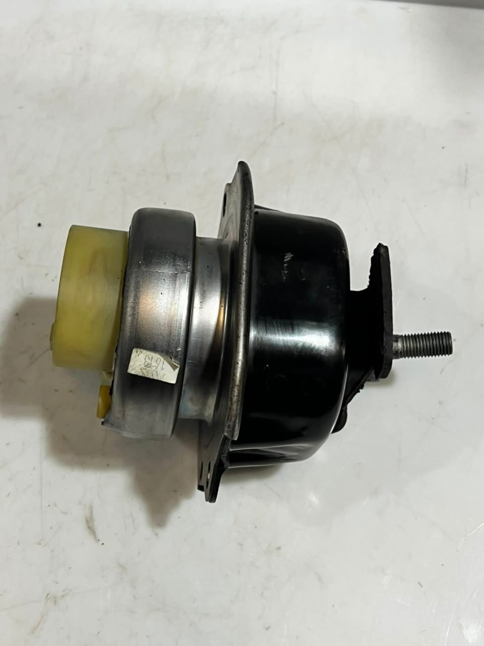 2013-2018 BMW X5 F15 X6 F16 Rubber Bearing Engine Mount, Left 6853103 OEM