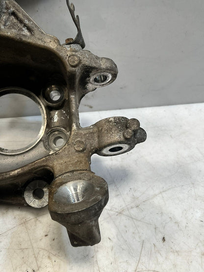 BMW 8 Series G14 G15 G16 Rear Wheel Hub Carrier Rear Left SPINDLE 6850563 OEM