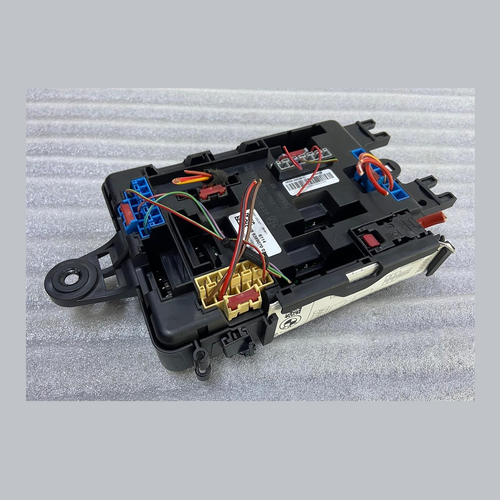 OEM BMW 4 SERIES F33 REAR FUSE RELAY POWER DISTRIBUTION BOX 9389070