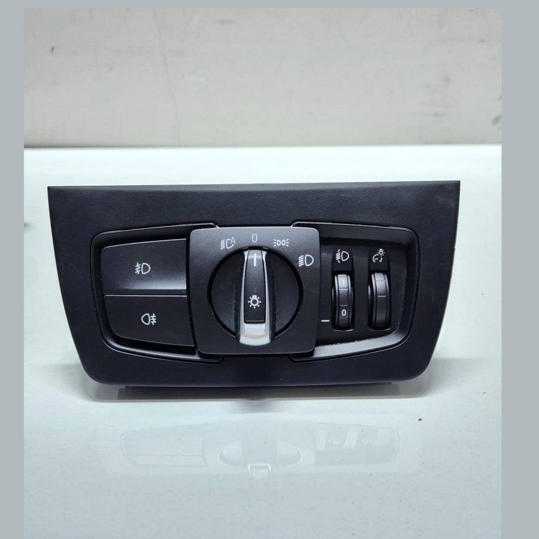 2013 BMW 320i Headlight Switch Control Unit 9265305 F20 F21 F30 F31 F32 OEM