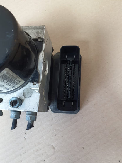 2013 BMW F30 F31 F32 F20 F21 F22 328i ABS/DSC Hydraulic Pump Module 6862247