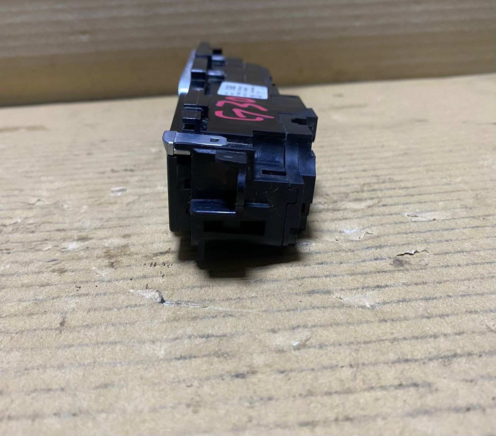 BMW Center Console Switch Operating Unit 6843922 RHD 5 Series G30 G31 and X3 G01
