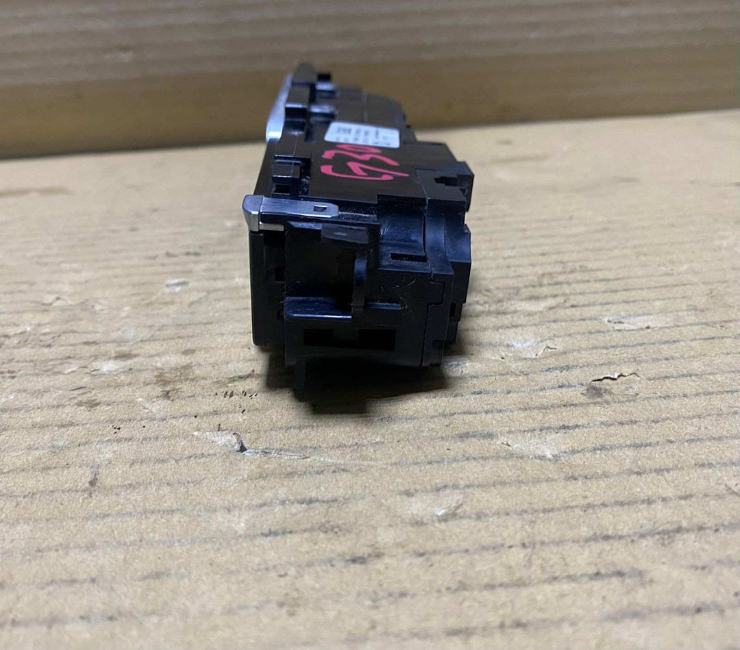 BMW Center Console Switch Operating Unit 6843922 RHD 5 Series G30 G31 and X3 G01