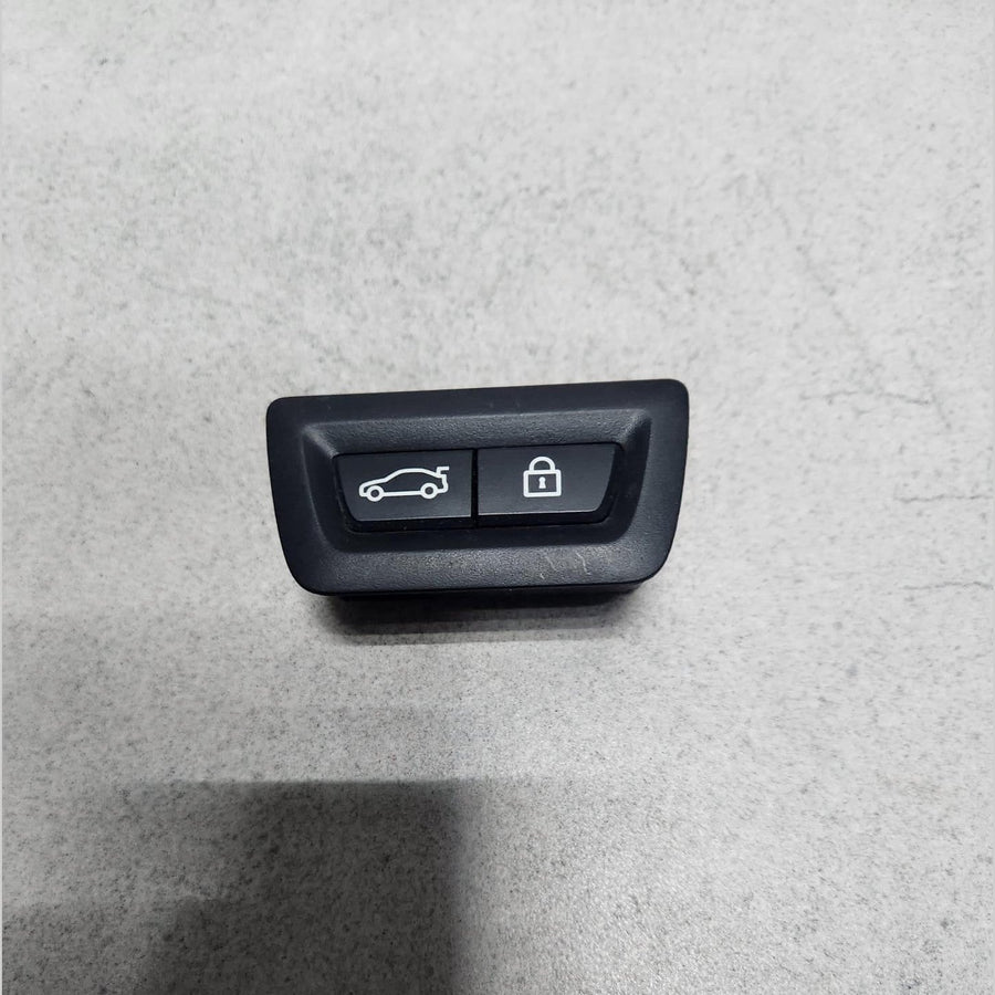 BMW Kofferraumtaster Schalter Entriegelung ABS 9275121 F10 F11 F31 X5 F15