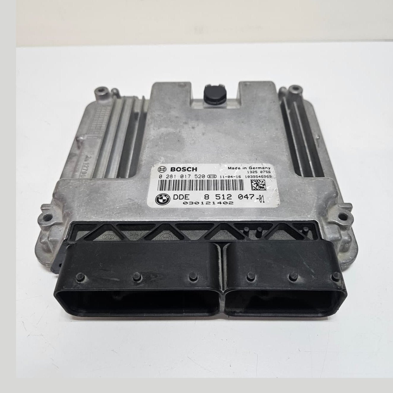 BMW 3 Series E90 320D Engine Control Unit ECU 2.0D Diesel DDE Bosch 8512047
