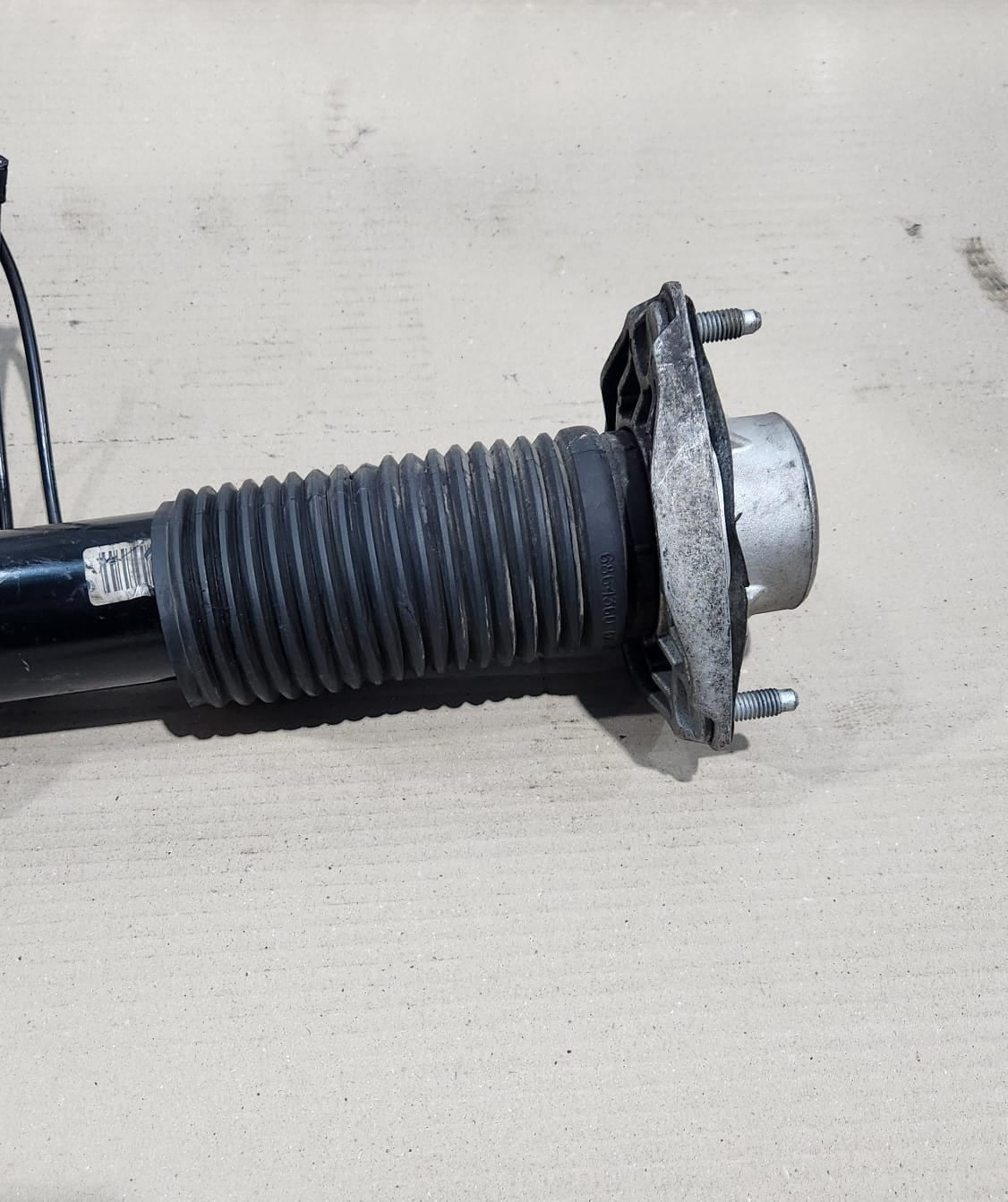 2012-2018 BMW X5 Rear Shock Absorber 6875088 X5 F15 VDC