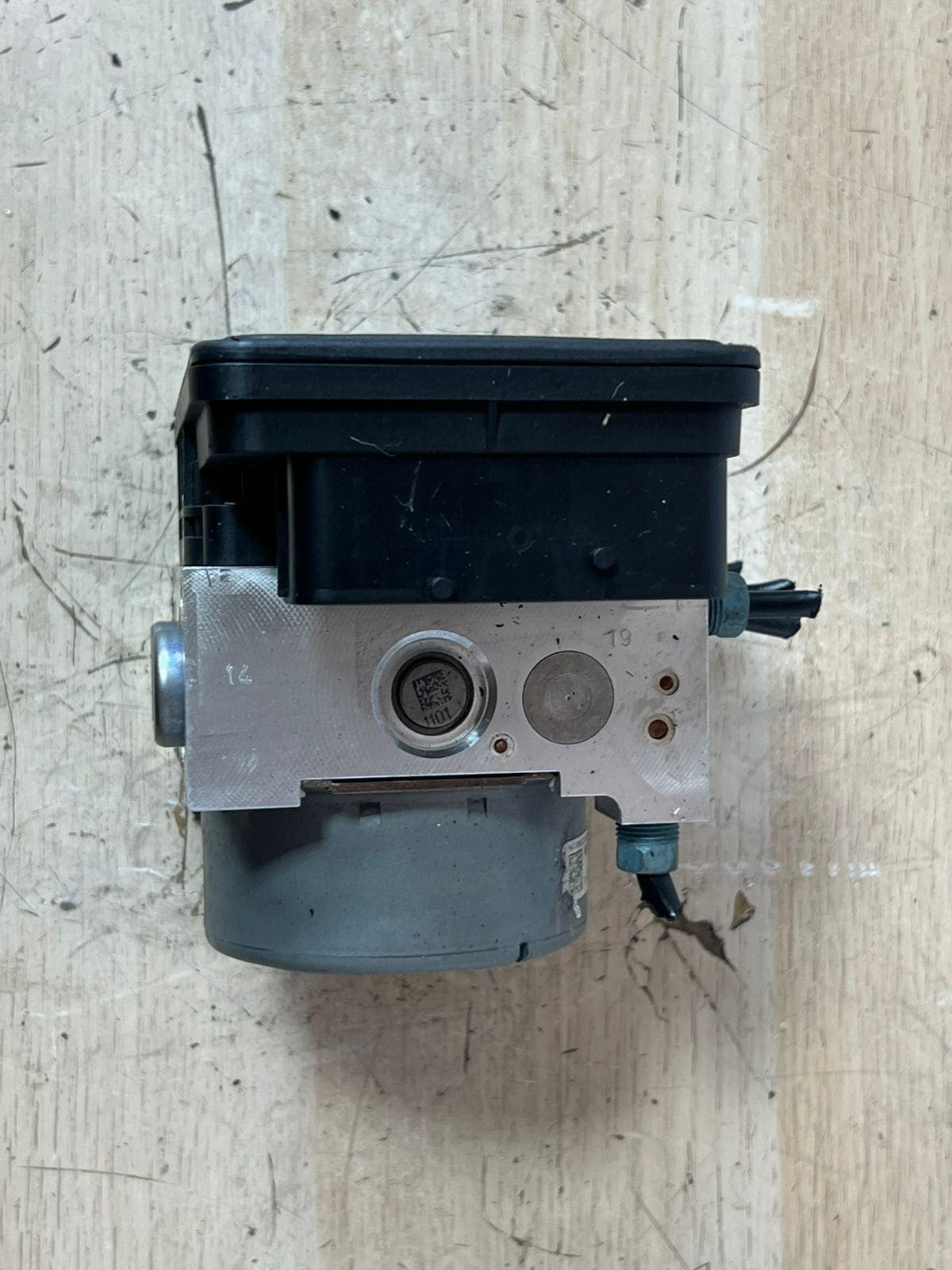 2016 BMW 1, 2 SERIES F22 F30 F87 320i Abs Pump Control Module 6881173