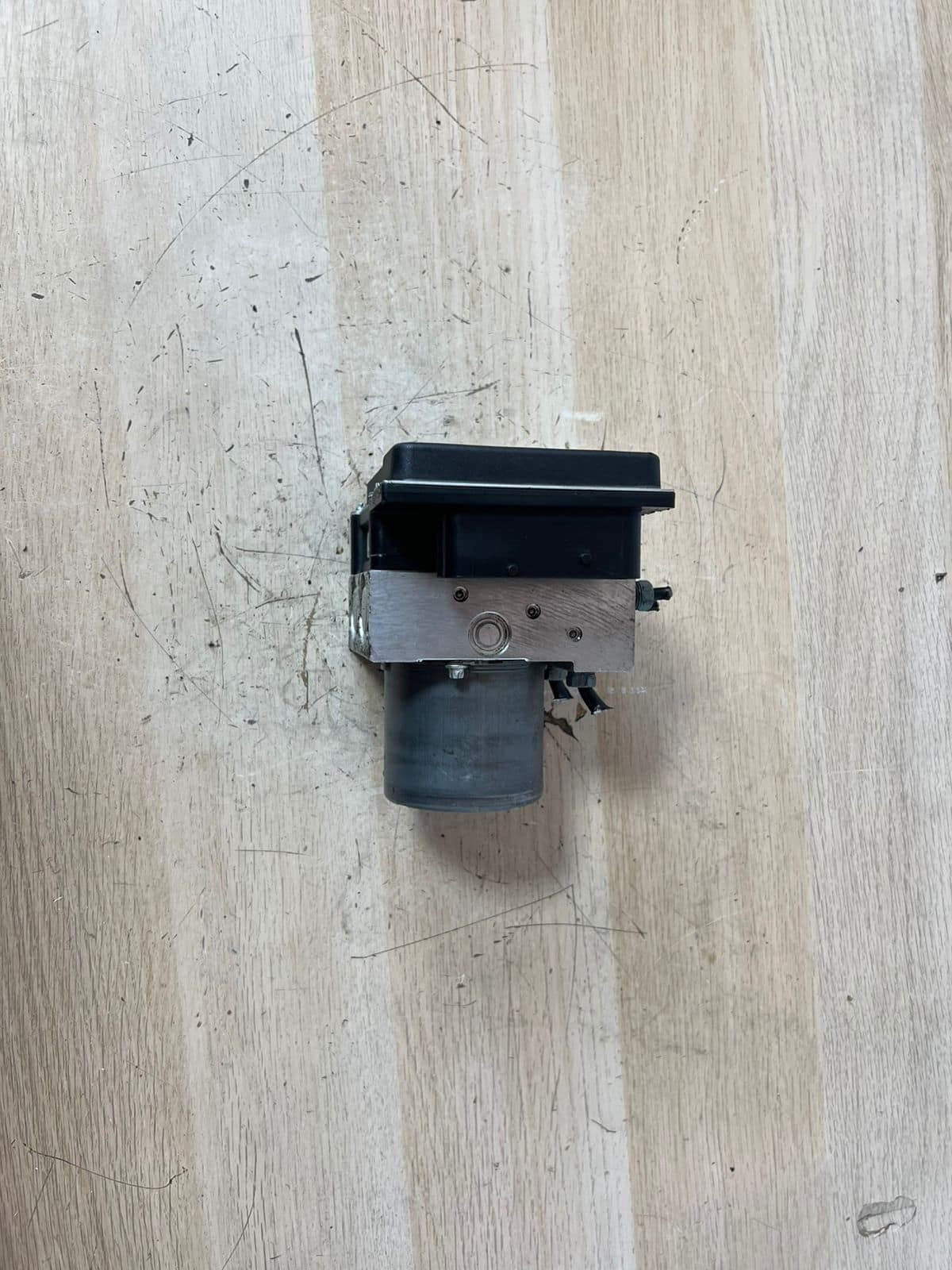OEM BMW X1 E84 And E90 Hydraulic Unit ABS Pump Module 6860214