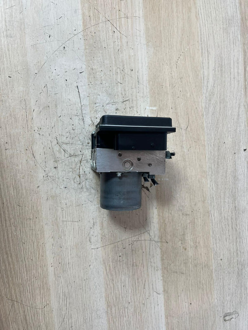 OEM BMW X1 E84 And E90 Hydraulic Unit ABS Pump Module 6860214