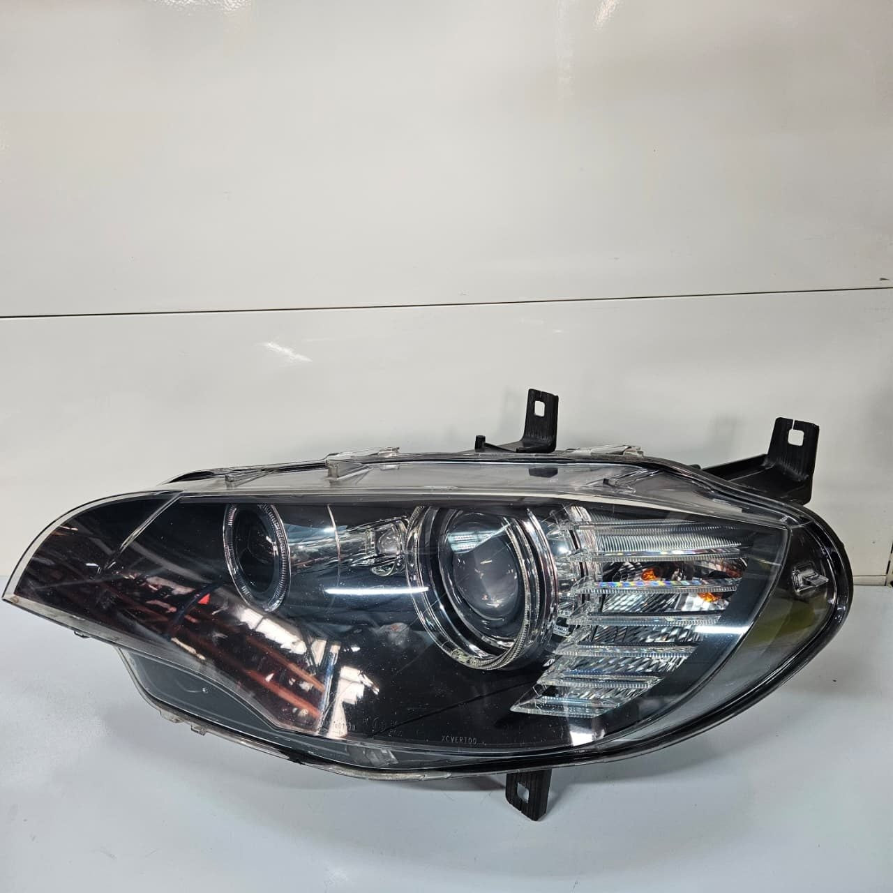 OEM 2008-2014 BMW X6 E71 Left Side Xenon Headlight ECE 7271359