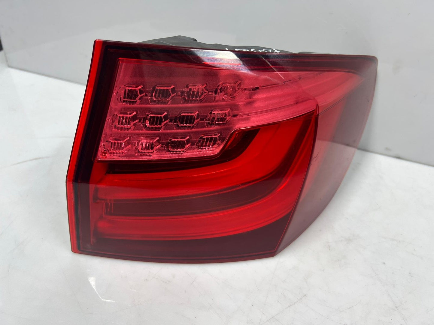 OEM rear tail light for BMW 5 Series F11 Touring 7203234